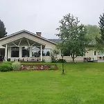 Viihtyisae Kolmio Jaerven Rannalla