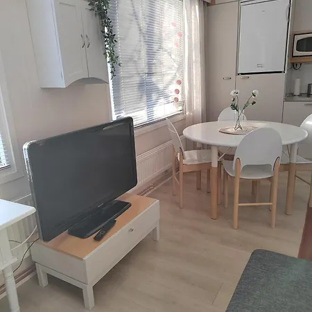 Apartment Viihtyisae Kolmio Jaerven Rannalla *