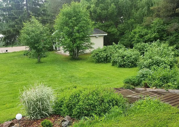 Viihtyisae Kolmio Jaerven Rannalla 公寓